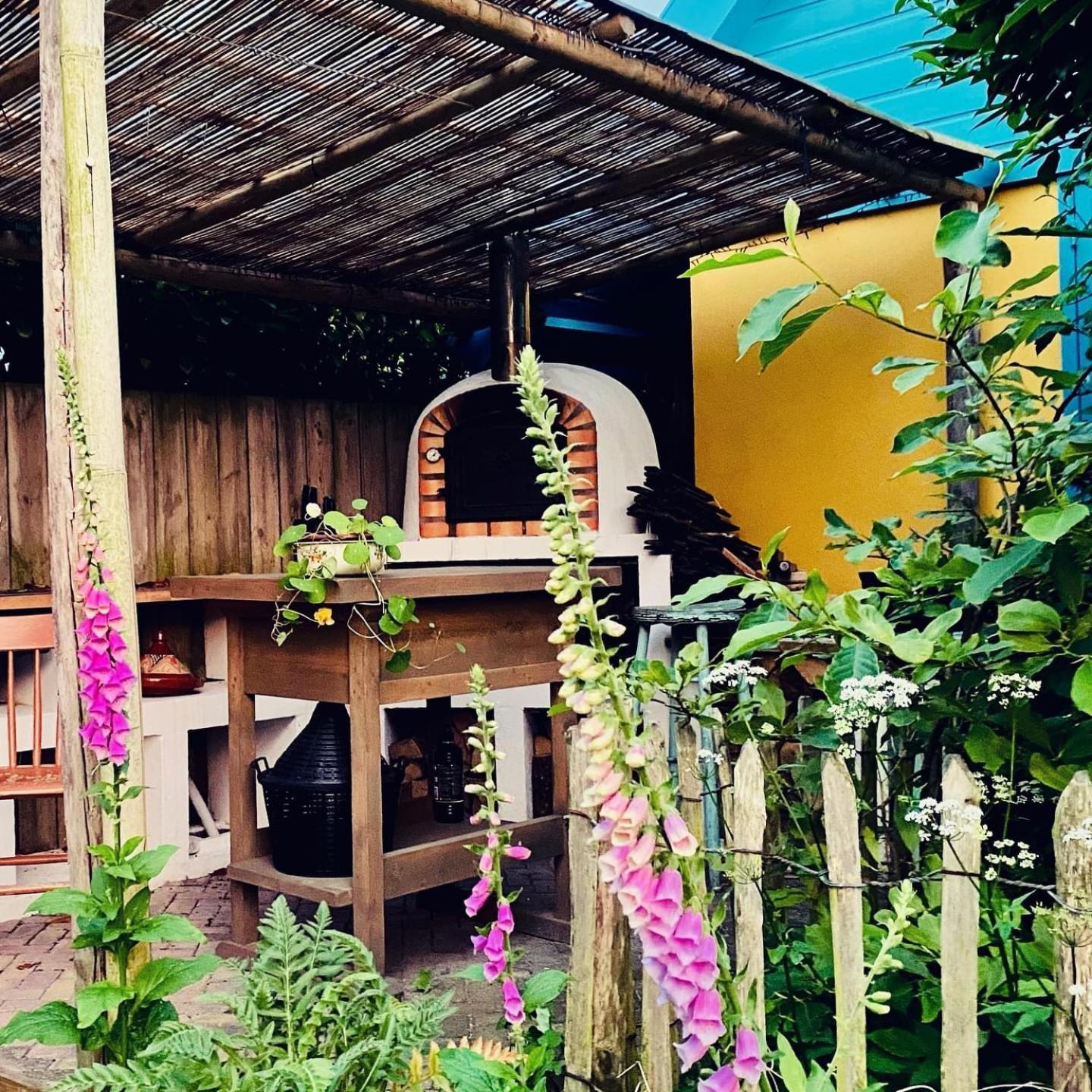 In De Aap - Appartementen & Guesthouse 卑尔根 外观 照片